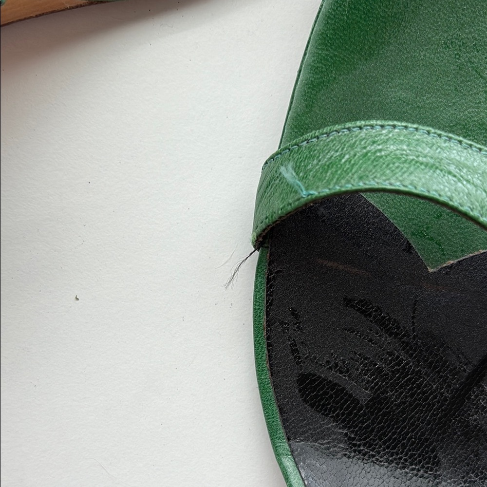 Michelle Mason Black and Green Sandals - Picture 5 of 5